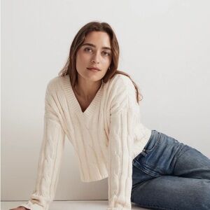 Madewell Cable Knit V-Neck Crop Sweater in Antique Cream